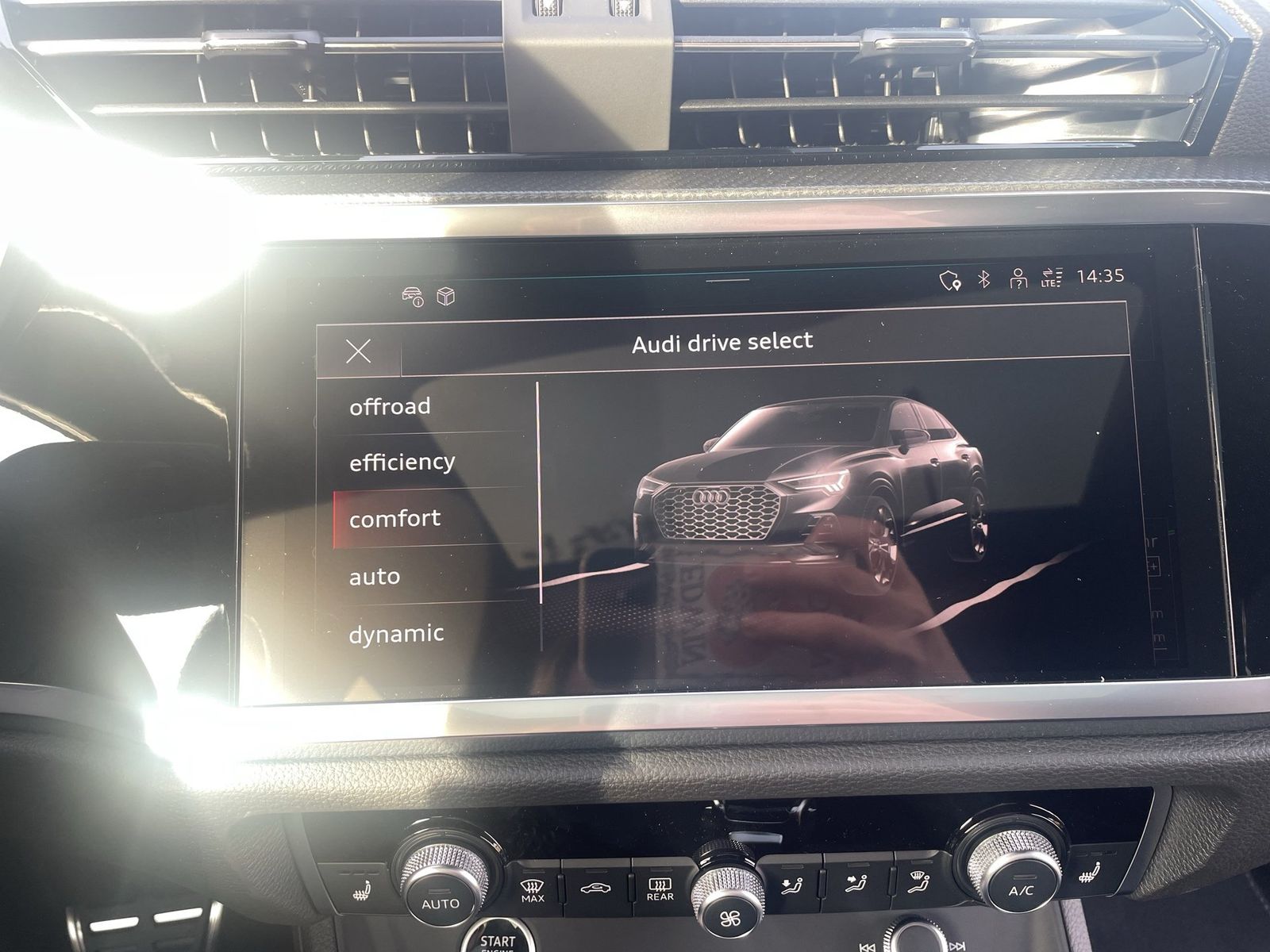 Fahrzeugabbildung Audi Q3 Sportback 40TFSI S-Line Matrix|AHK|Pano