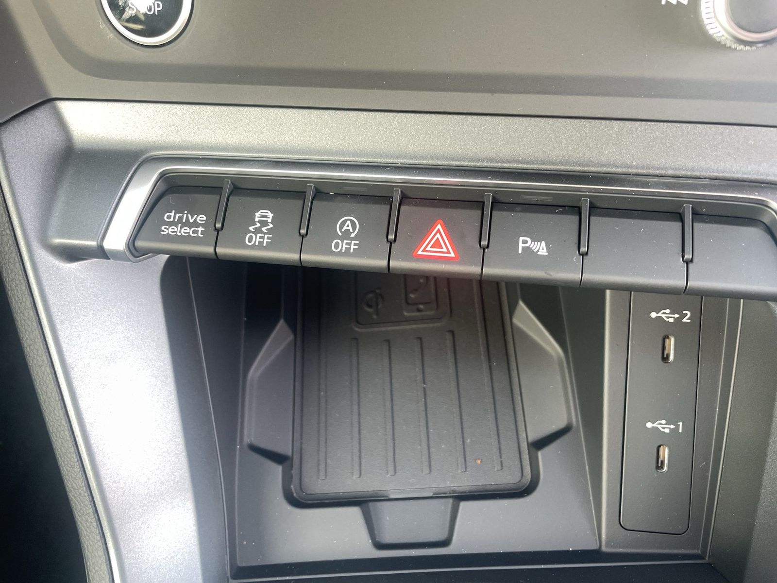 Fahrzeugabbildung Audi Q3 Sportback 40TFSI S-Line Matrix|AHK|Pano