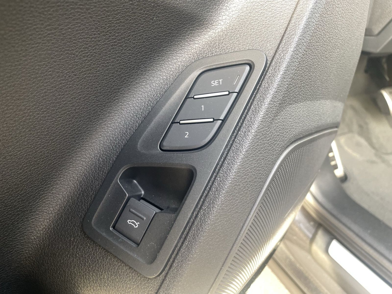 Fahrzeugabbildung Audi Q3 Sportback 40TFSI S-Line Matrix|AHK|Pano