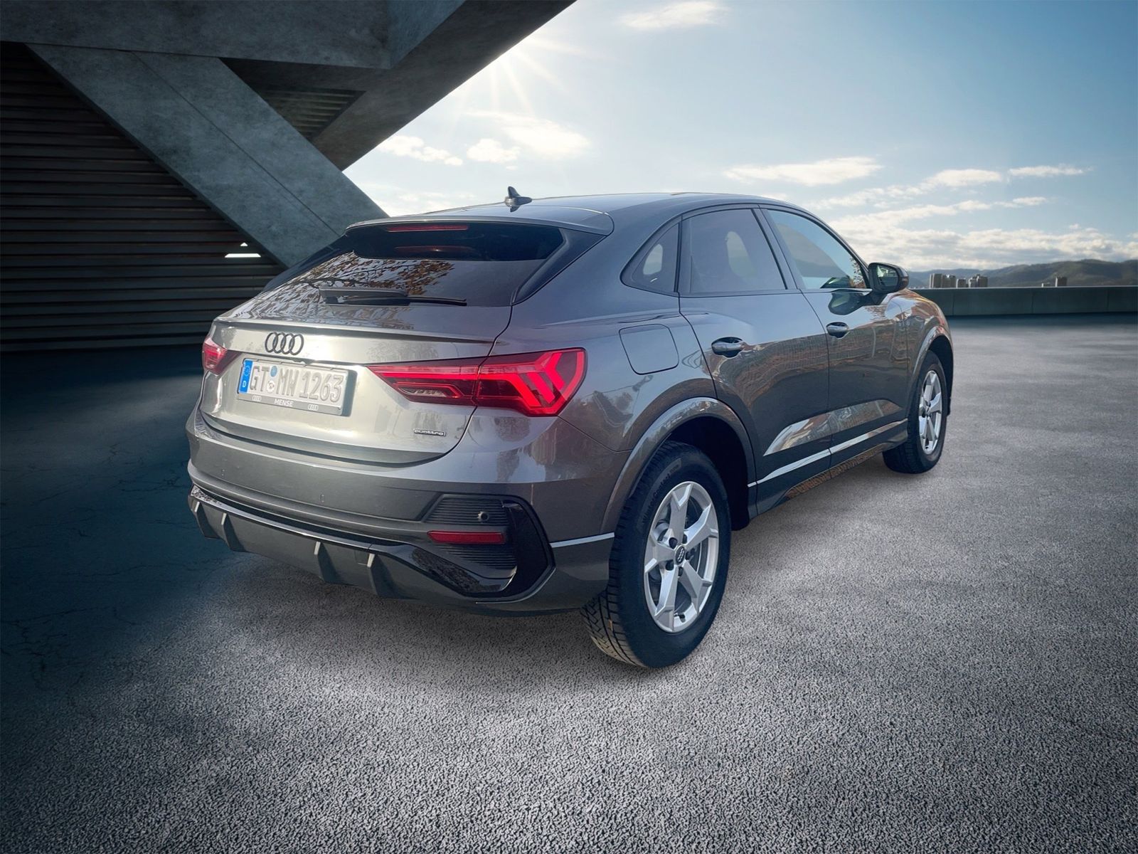 Fahrzeug autohaus mense Fahrzeugabbildung Audi Q3 Sportback 40TFSI S-Line Matrix|AHK|Pano