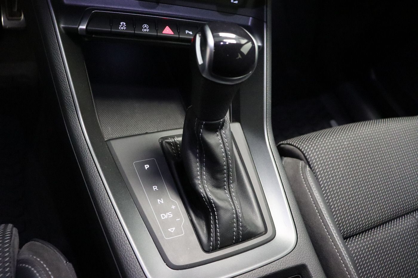 Fahrzeugabbildung Audi Q3 40 TDI Quattro S tronic S line CarPlay|LED|Na
