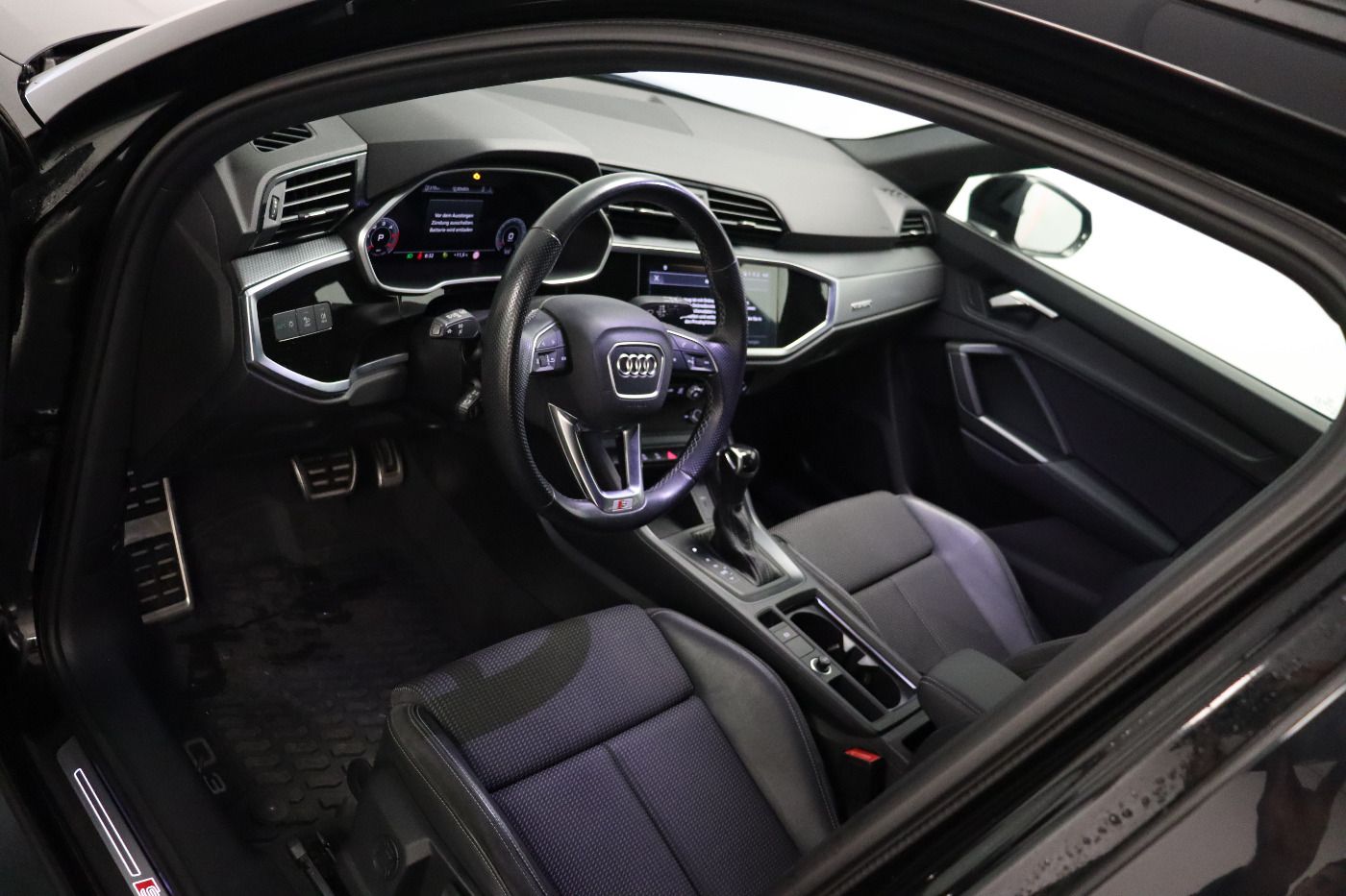 Fahrzeugabbildung Audi Q3 40 TDI Quattro S tronic S line CarPlay|LED|Na