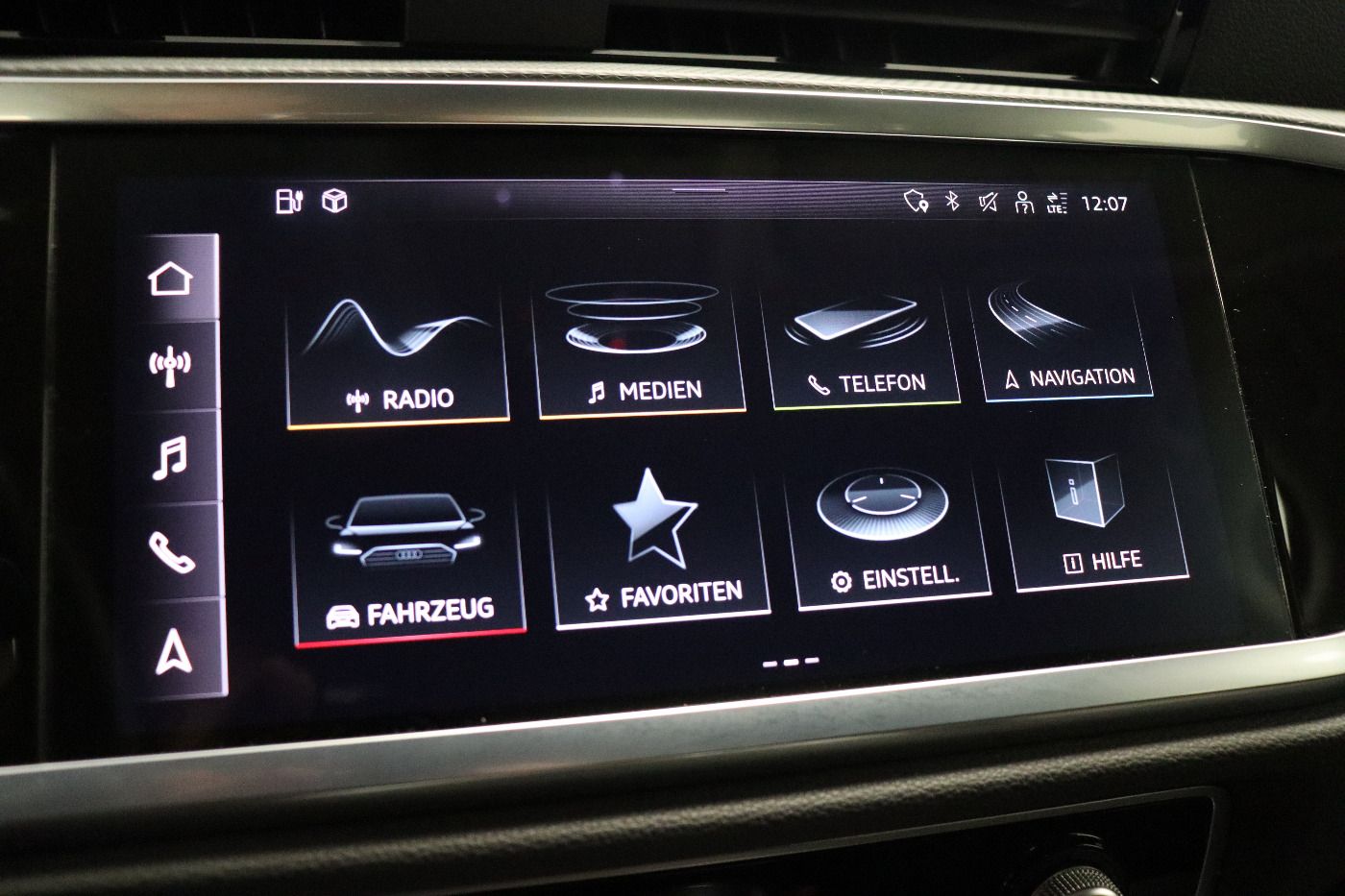 Fahrzeugabbildung Audi Q3 45 TFSIe S- tronic Standhzg|LED|Navi|KeyLess