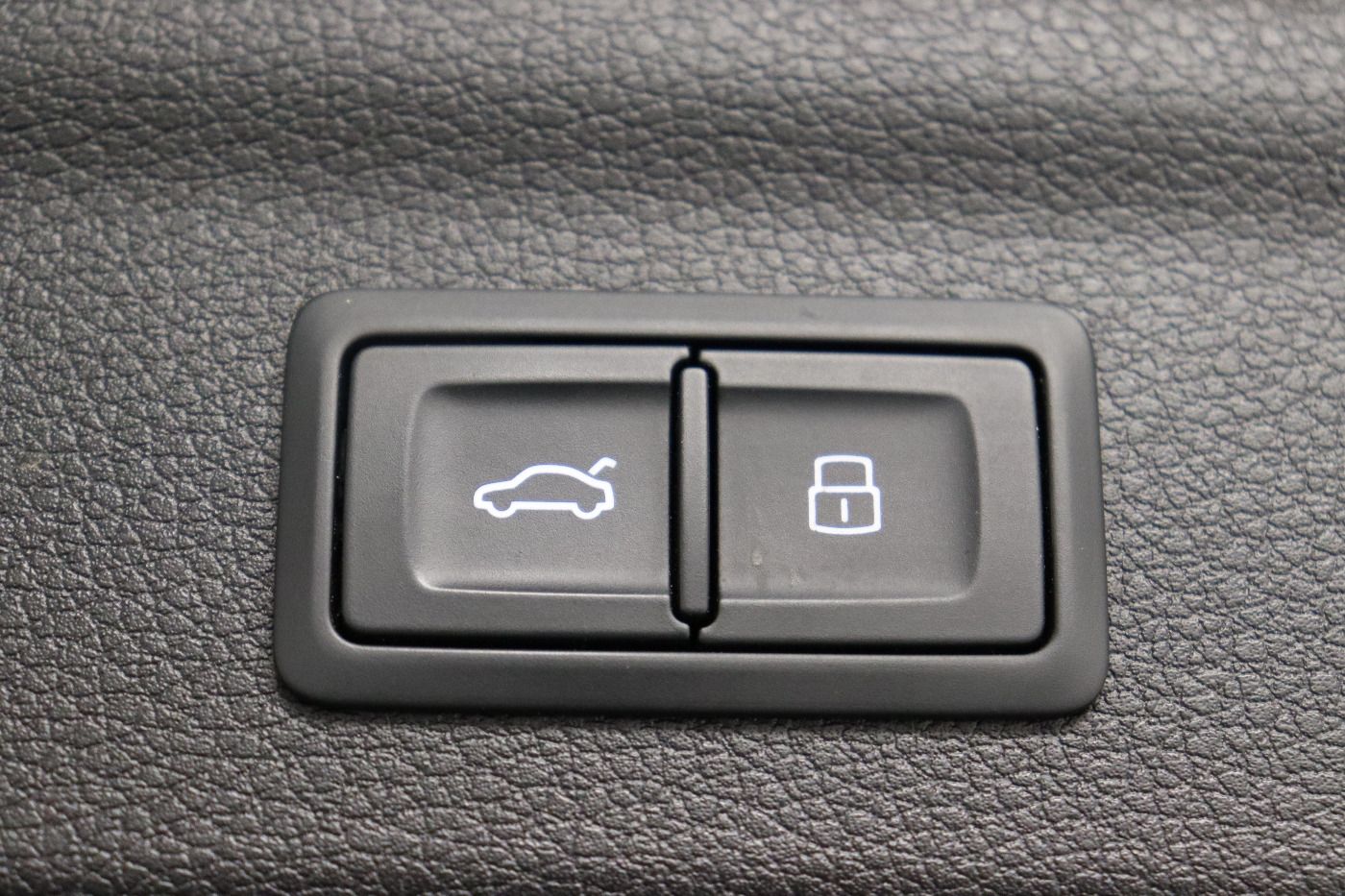 Fahrzeugabbildung Audi Q3 45 TFSIe S- tronic Standhzg|LED|Navi|KeyLess