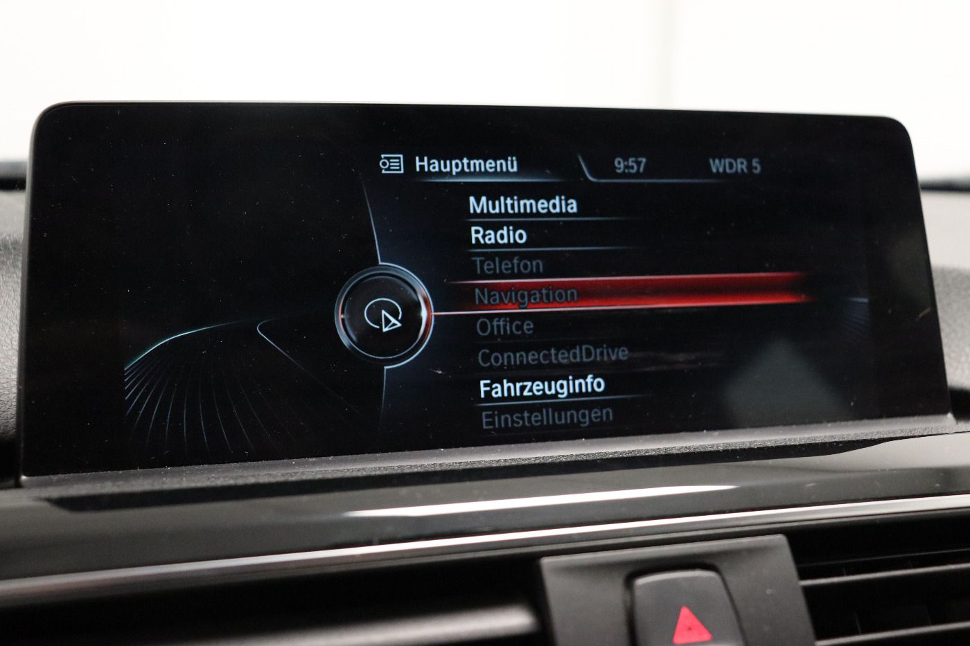 Fahrzeugabbildung BMW 330 d Touring xDrive Sport Line LED|Navi|KlimaA