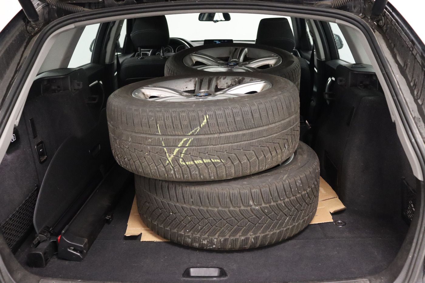 Fahrzeugabbildung BMW 330 d Touring xDrive Sport Line LED|Navi|KlimaA