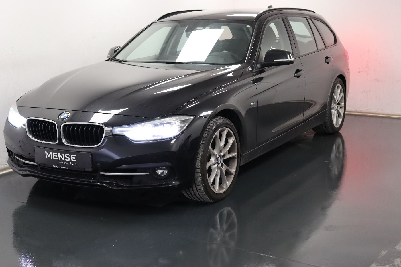 Fahrzeugabbildung BMW 330 d Touring xDrive Sport Line LED|Navi|KlimaA