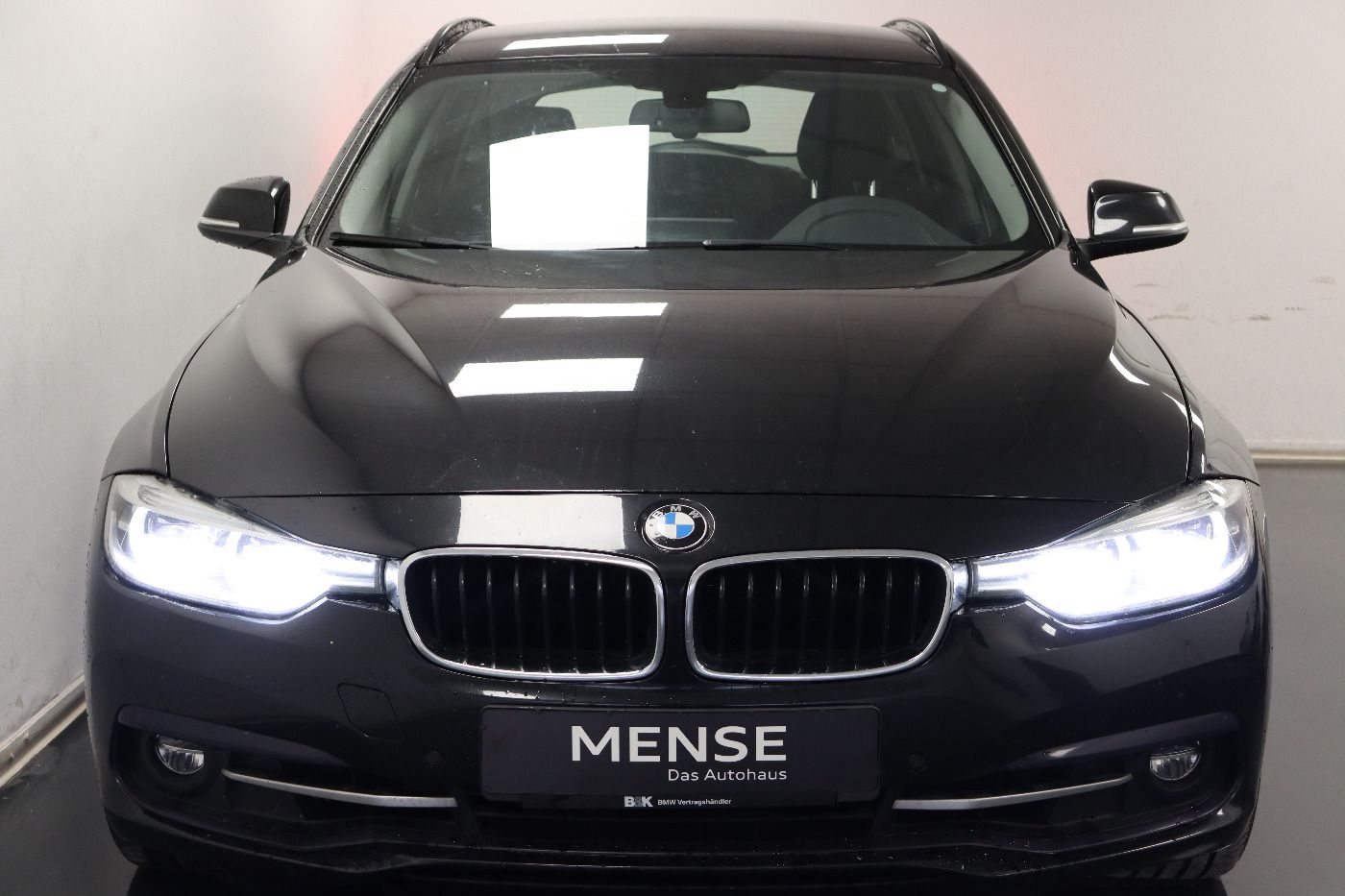 Fahrzeugabbildung BMW 330 d Touring xDrive Sport Line LED|Navi|KlimaA