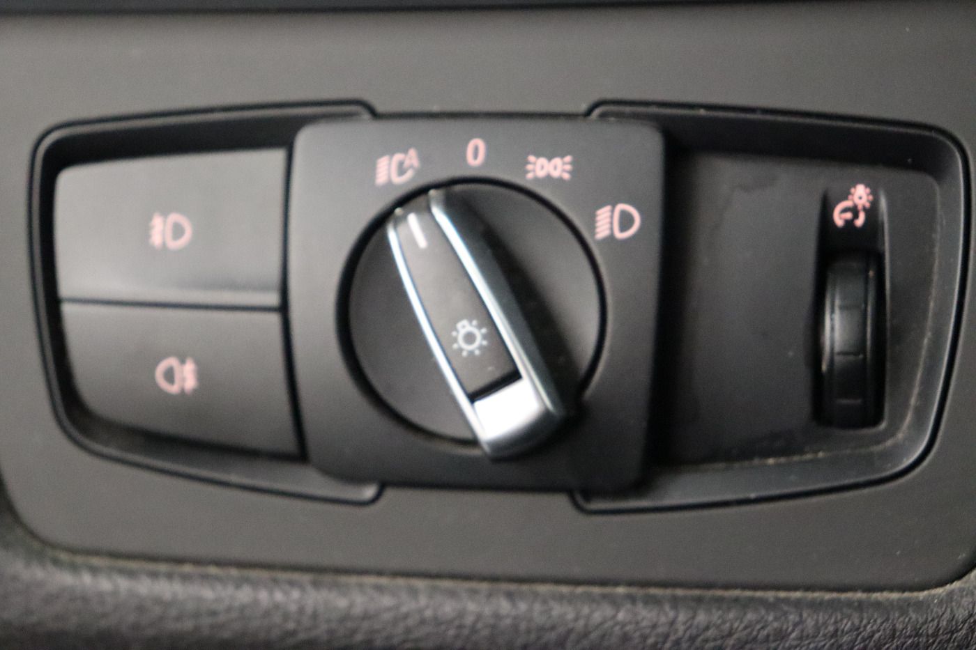 Fahrzeugabbildung BMW 330 d Touring xDrive Sport Line LED|Navi|KlimaA