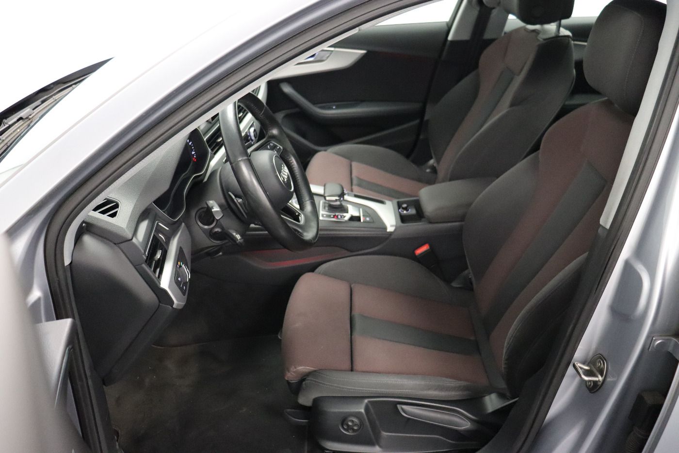 Fahrzeugabbildung Audi A4 1.4 TFSI S-tronic Sport Matrix|CarPlay|LED|Na