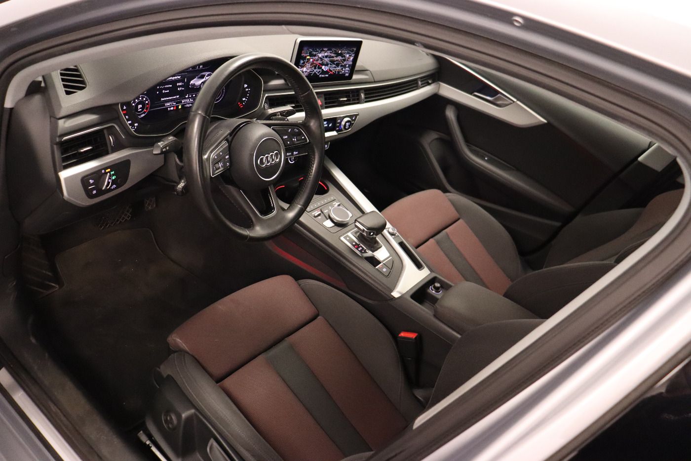 Fahrzeugabbildung Audi A4 1.4 TFSI S-tronic Sport Matrix|CarPlay|LED|Na