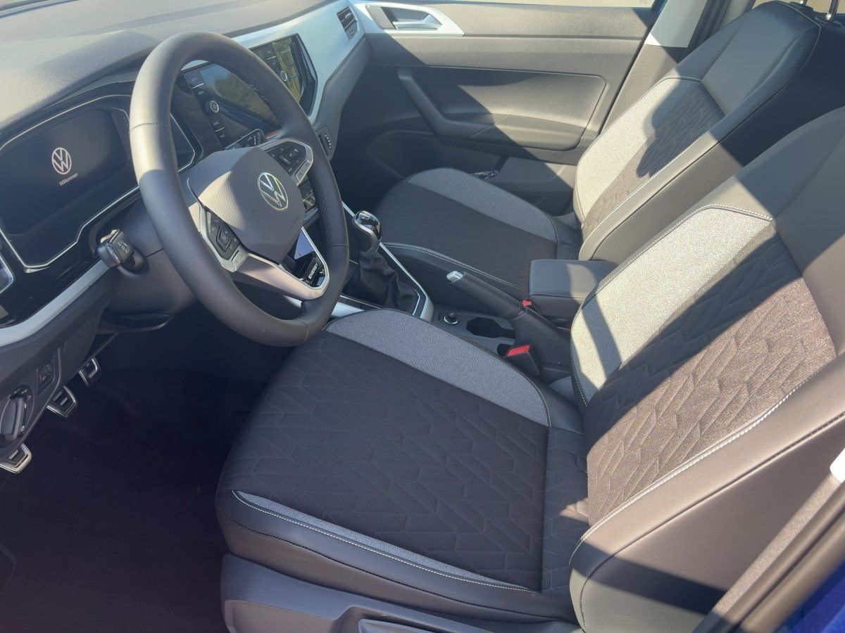 Fahrzeug autohaus mense Fahrzeugabbildung Volkswagen Polo ENERGY 1.0 l 5-Gang GJR, Kamera, Cockpit Pr - mit KI generiert/bearbeitet