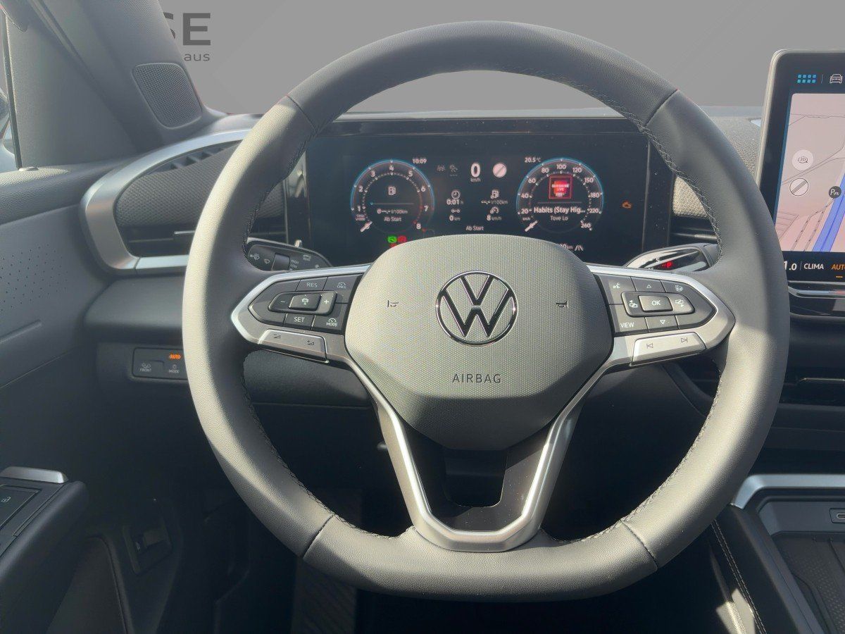 Fahrzeug autohaus mense Fahrzeugabbildung Volkswagen T-Roc Style 1.5 l eTSI OPF DSG AHK, GJR, el.Heck - mit KI generiert/bearbeitet