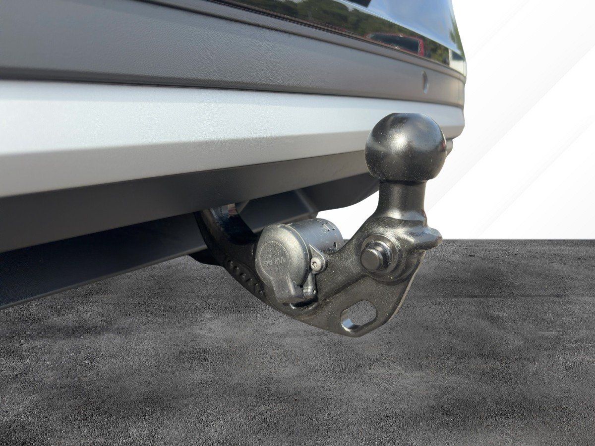Fahrzeug autohaus mense Fahrzeugabbildung Volkswagen T-Roc Style 1.5 l eTSI OPF DSG AHK, GJR, el.Heck - mit KI generiert/bearbeitet