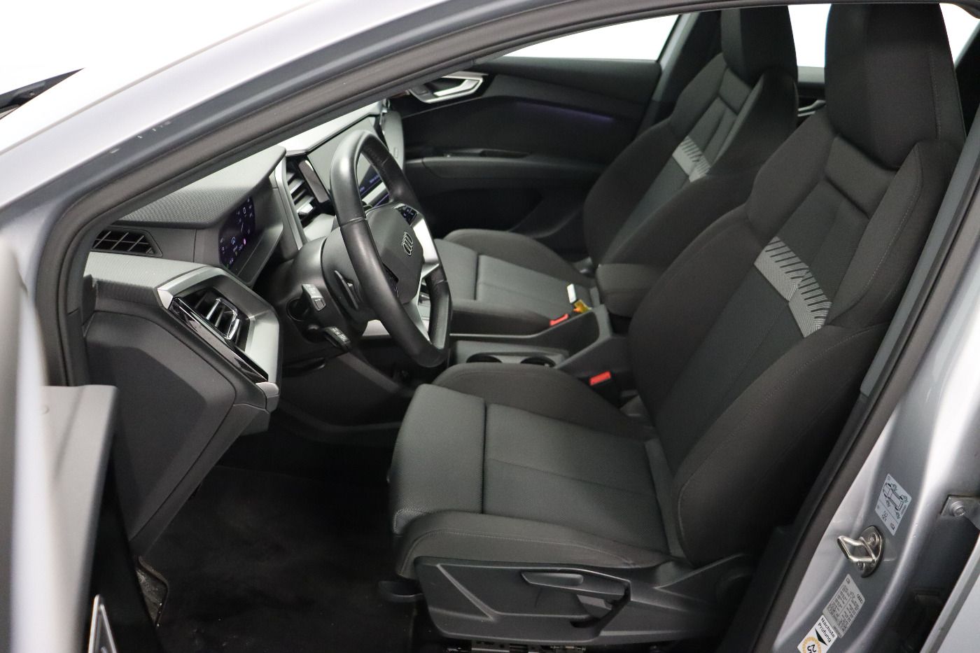 Fahrzeugabbildung Audi Q4 e-tron 40 AHK|Standhzg|ACC|LED|Navi|VirtualCP