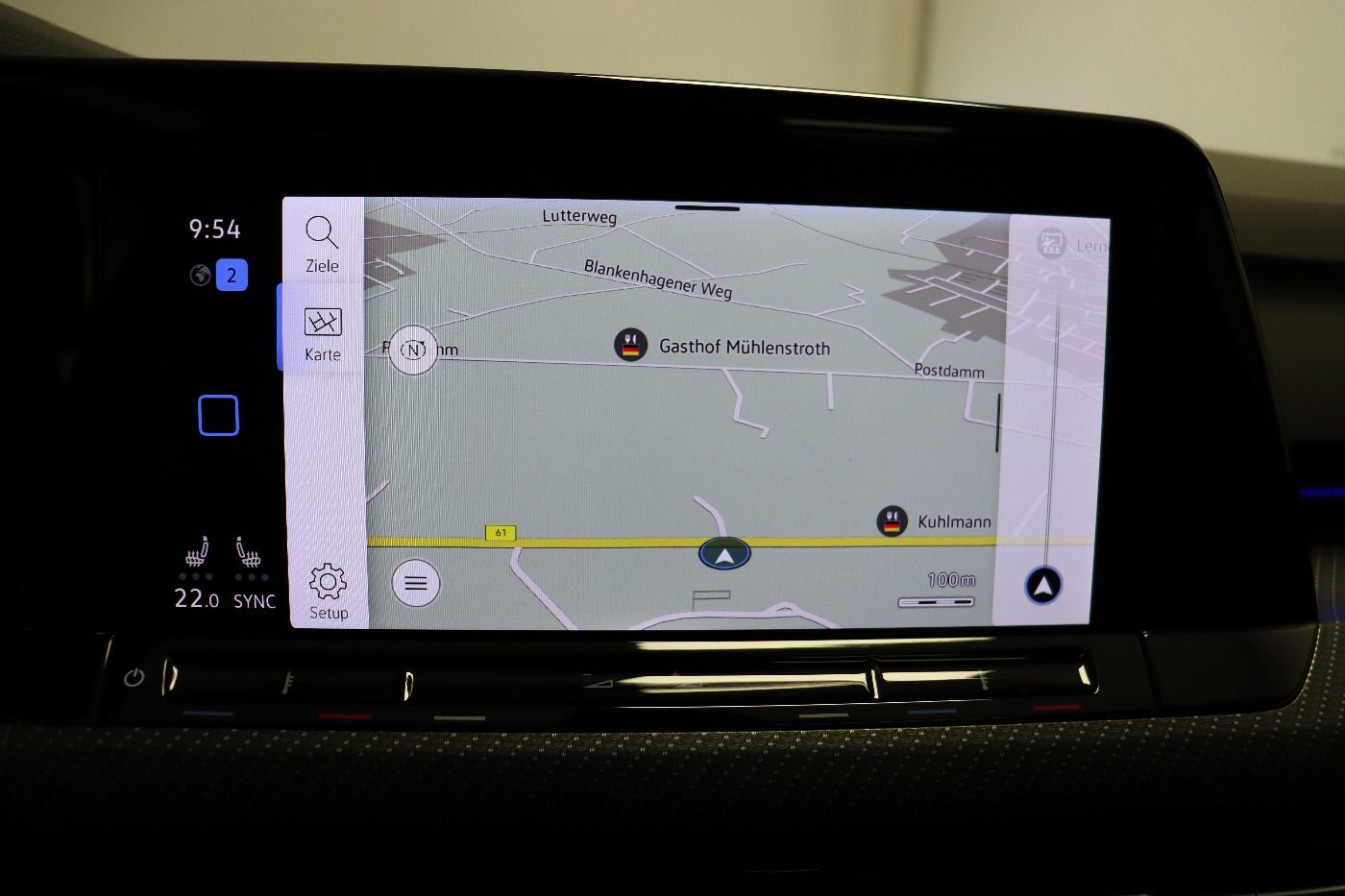 Fahrzeugabbildung Volkswagen Golf VIII Variant R 4Motion DSG IQ.Light|Matrix