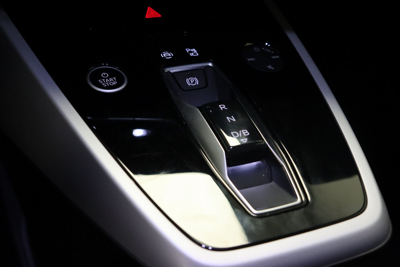 Fahrzeug autohaus mense Fahrzeugabbildung Audi Q4 e-tron 40 AHK|Standhzg|ACC|LED|VirtualCP|PDC