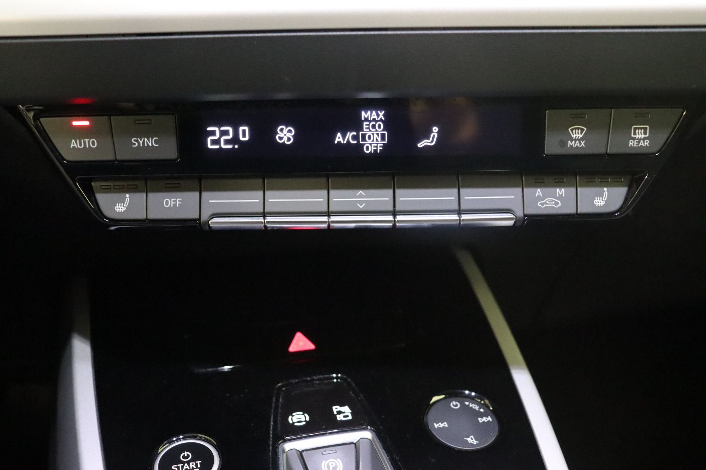 Fahrzeug autohaus mense Fahrzeugabbildung Audi Q4 e-tron 40 AHK|Standhzg|ACC|LED|VirtualCP|PDC