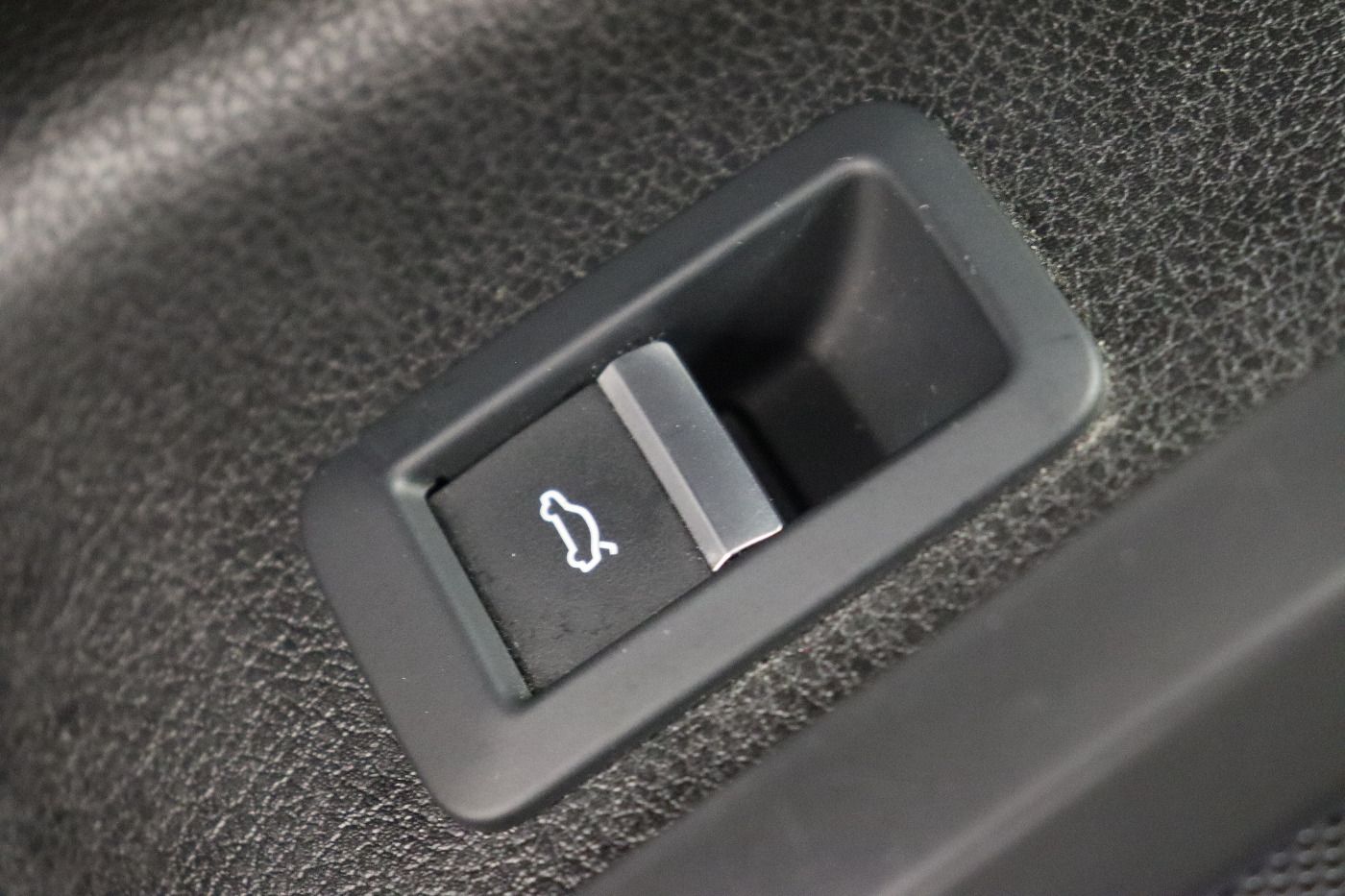 Fahrzeugabbildung Audi Q5 Sportback 40 TDI quattro S-tronic S-Line Pano