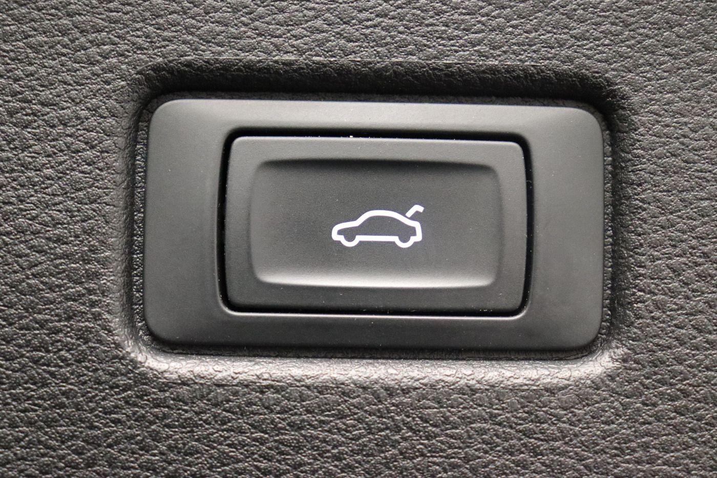 Fahrzeugabbildung Audi Q5 Sportback 40 TDI quattro S-tronic S-Line Pano