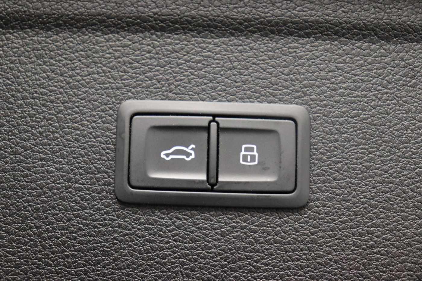 Fahrzeug autohaus mense Fahrzeugabbildung Audi Q5 50 TDI quattro S-Tronic Matrix|Luft|Pano|SD