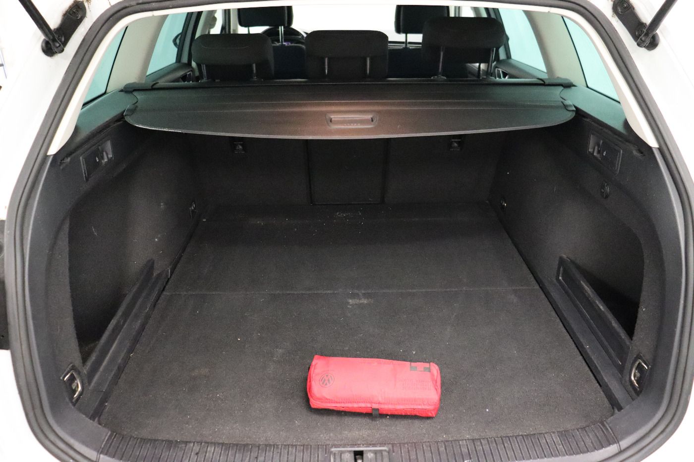 Fahrzeugabbildung Volkswagen Passat Variant 1.4 TSI Comfortline BlueMotion AC