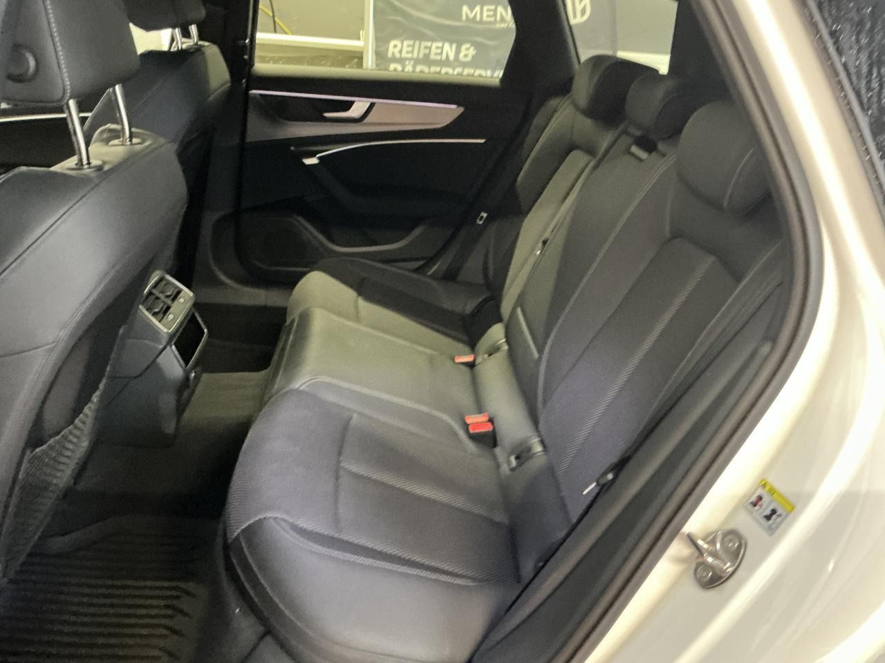 Fahrzeugabbildung Audi A6 Avant 50 TFS e S-Tronic S-Line CarPlay|SD