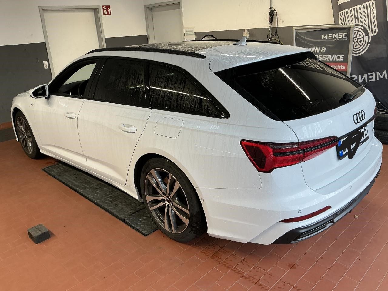 Fahrzeugabbildung Audi A6 Avant 50 TFS e S-Tronic S-Line CarPlay|SD
