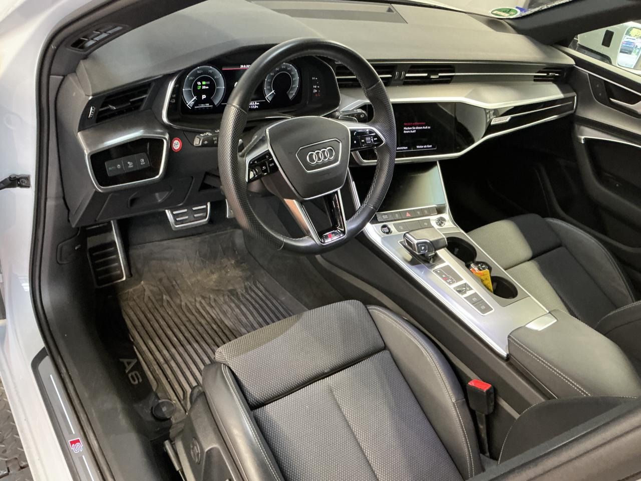 Fahrzeugabbildung Audi A6 Avant 50 TFS e S-Tronic S-Line CarPlay|SD