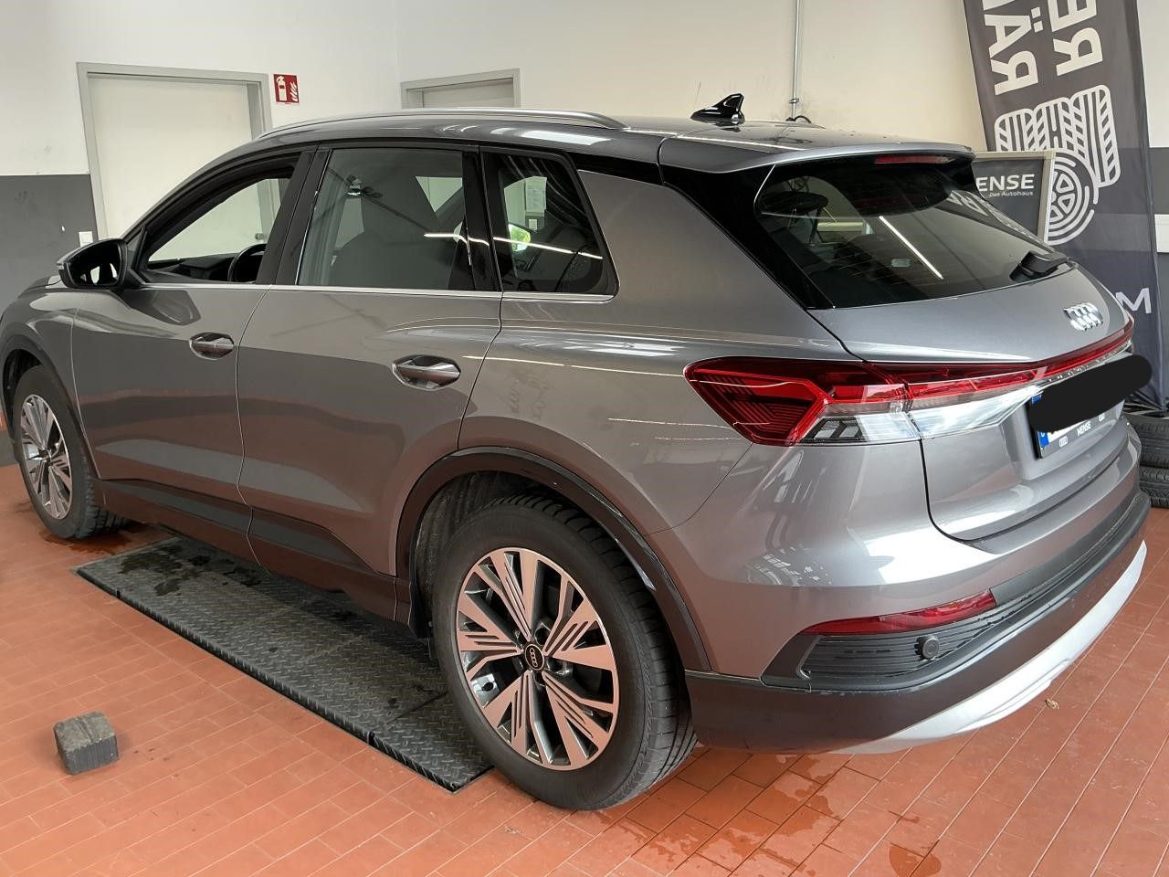 Fahrzeugabbildung Audi Q4 e-tron 40 Matrix|AHK|Standhzg|ACC|LED