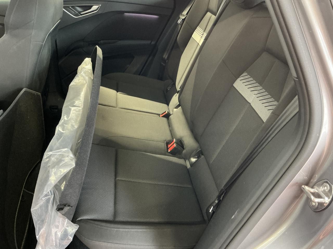 Fahrzeugabbildung Audi Q4 e-tron 40 Matrix|AHK|Standhzg|ACC|LED