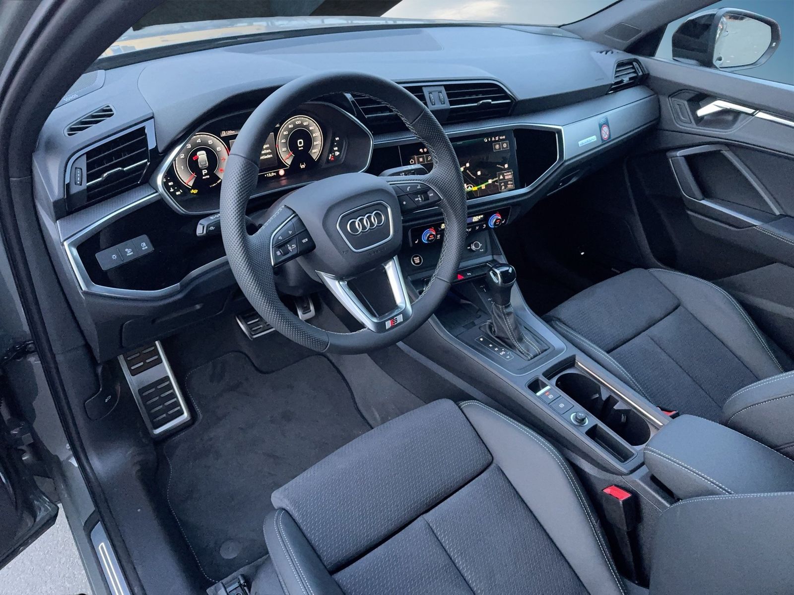 Fahrzeugabbildung Audi Q3 Sportback S line 40 TFSI quattro
