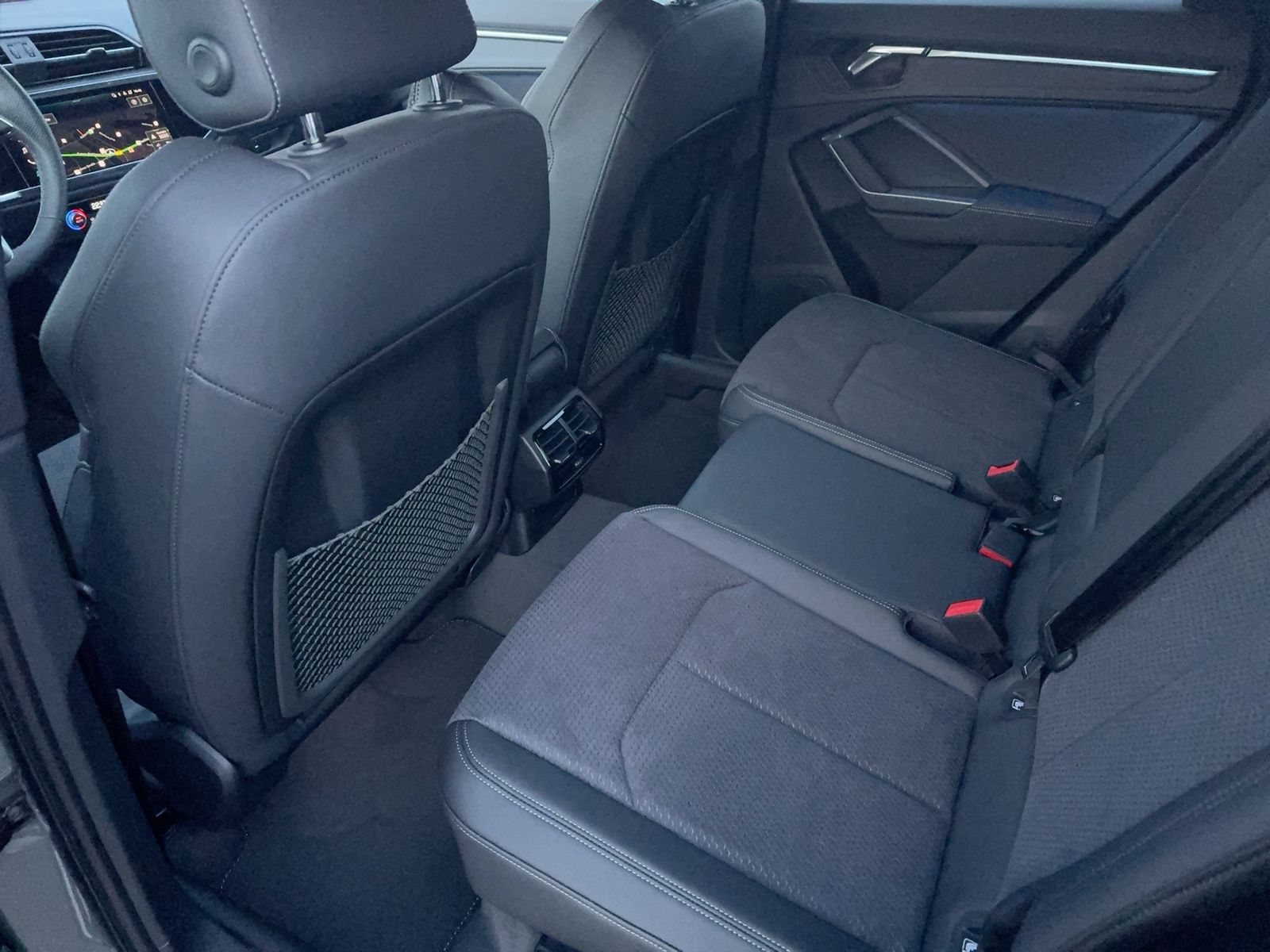 Fahrzeugabbildung Audi Q3 Sportback S line 40 TFSI quattro