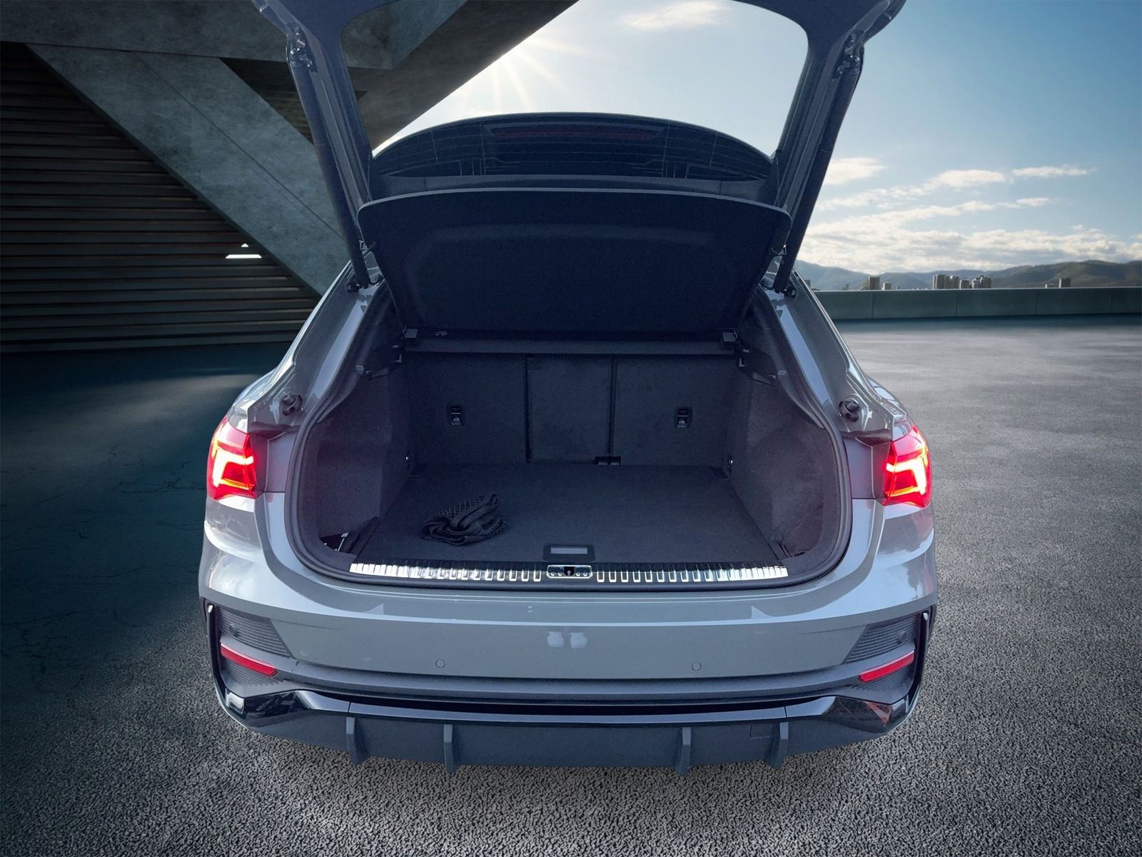 Fahrzeugabbildung Audi Q3 Sportback S line 40 TFSI quattro