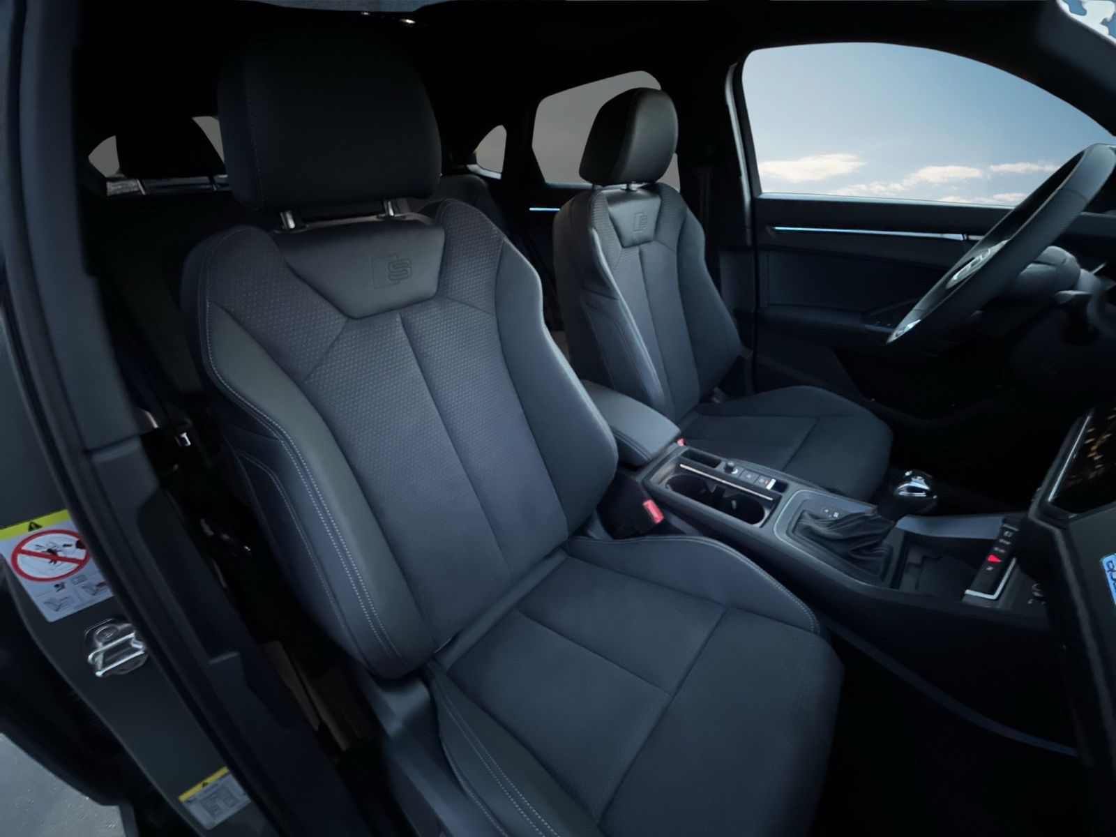 Fahrzeugabbildung Audi Q3 Sportback S line 40 TFSI quattro