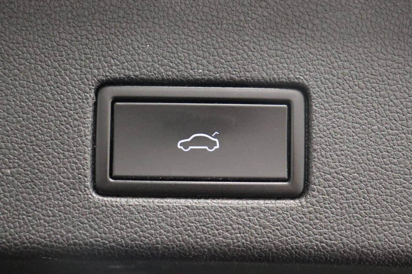 Fahrzeugabbildung Volkswagen Touareg 3.0 TDI 4Motion Elegance IQ.Light|AHK