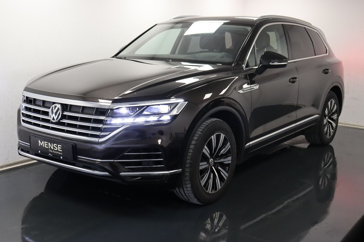 Fahrzeugabbildung Volkswagen Touareg 3.0 TDI 4Motion Elegance IQ.Light|AHK
