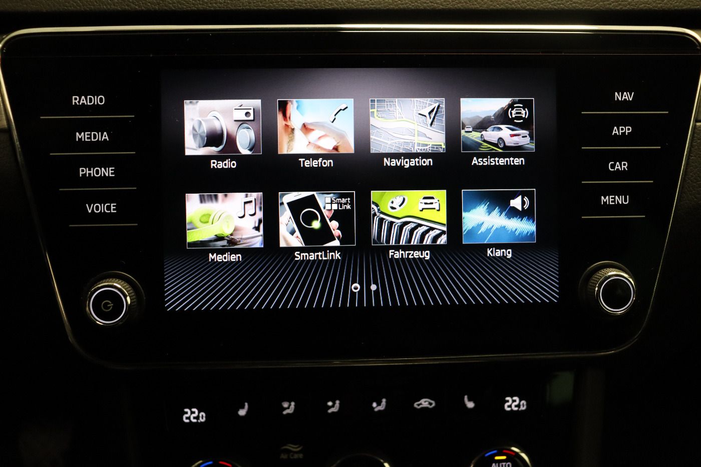 Fahrzeugabbildung SKODA Superb Combi 2.0 TDI DSG Style AHK|ACC|LED|Navi|