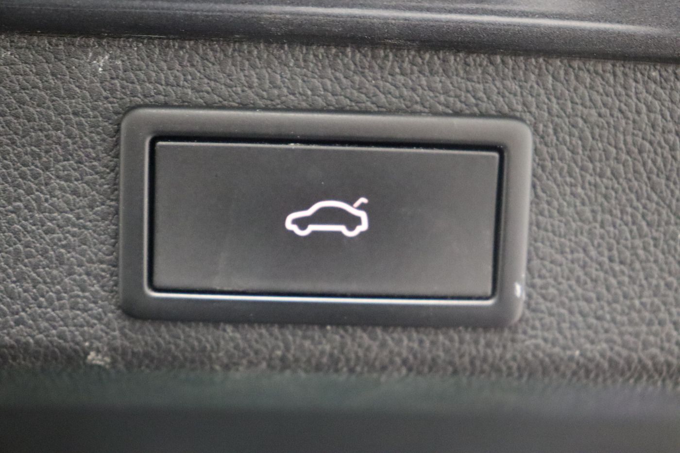 Fahrzeugabbildung SKODA Superb Combi 2.0 TDI DSG Style AHK|ACC|LED|Navi|