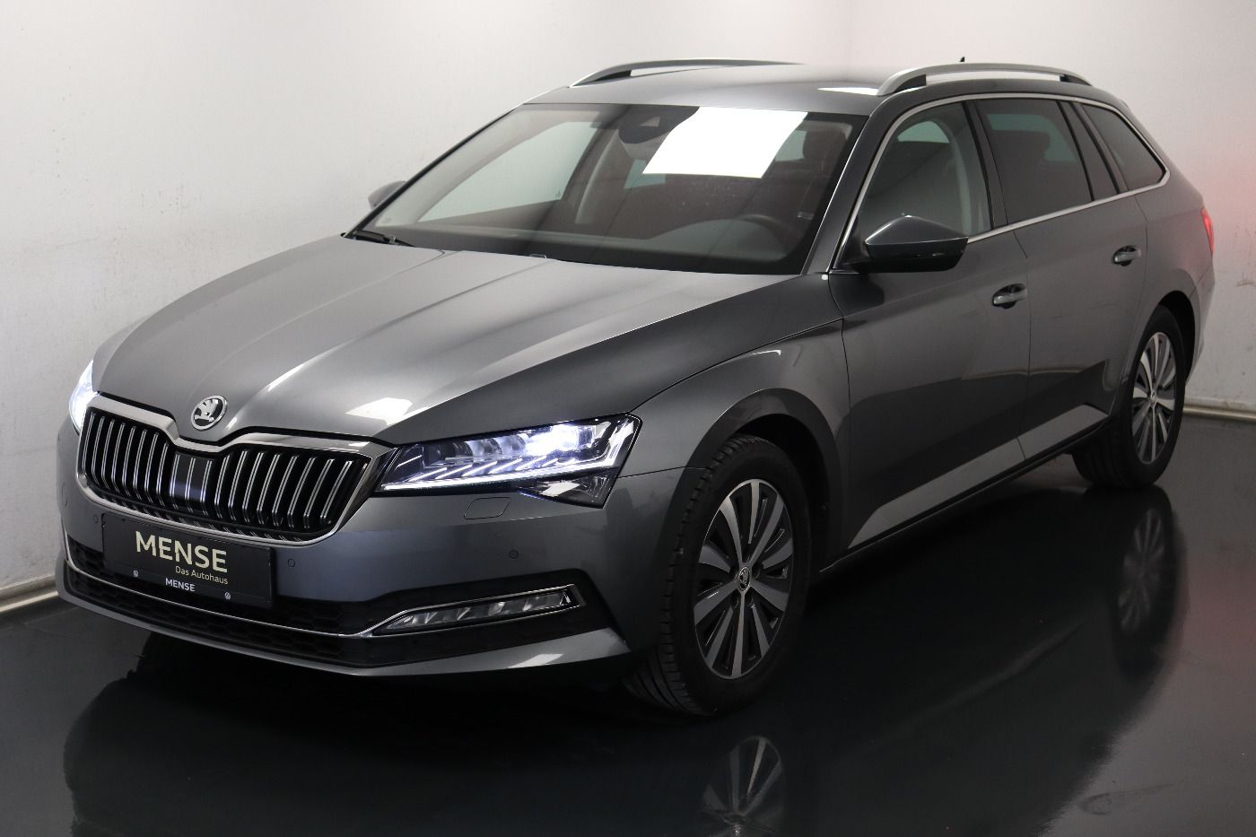 Fahrzeugabbildung SKODA Superb Combi 2.0 TDI DSG Style AHK|ACC|LED|Navi|