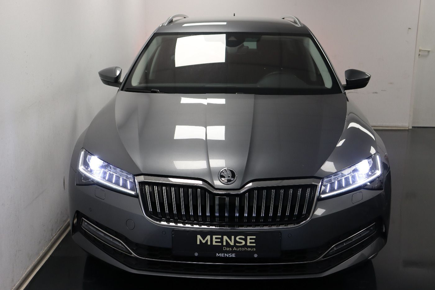 Fahrzeugabbildung SKODA Superb Combi 2.0 TDI DSG Style AHK|ACC|LED|Navi|
