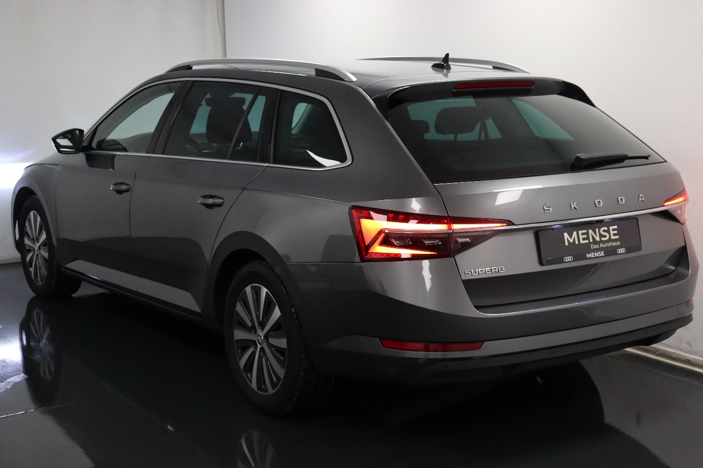 Fahrzeugabbildung SKODA Superb Combi 2.0 TDI DSG Style AHK|ACC|LED|Navi|