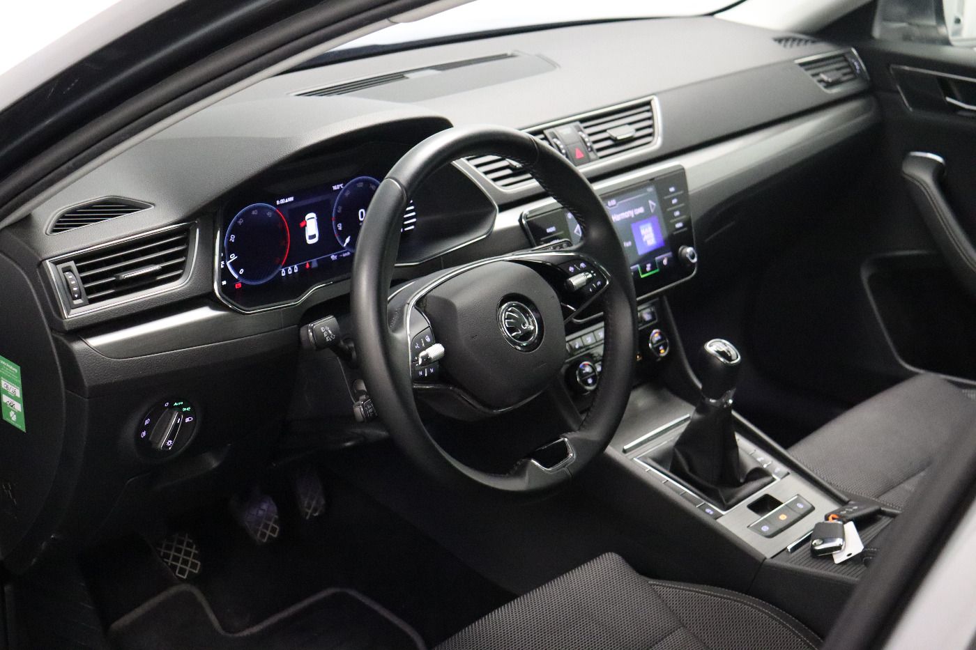 Fahrzeugabbildung SKODA Superb Combi 2.0 TDI DSG Style AHK|ACC|LED|Navi|