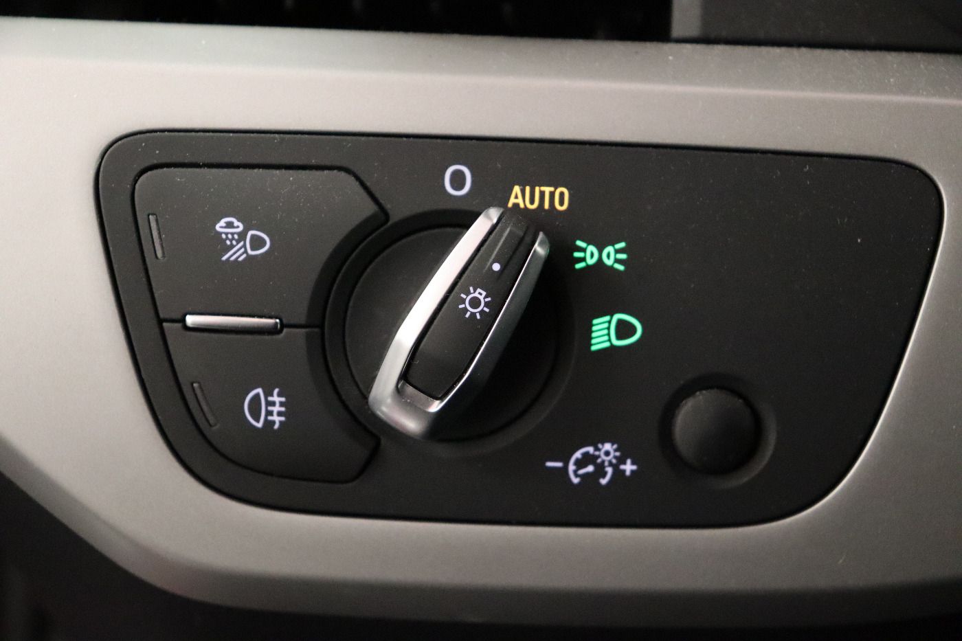 Fahrzeugabbildung Audi A4 40 TDI S tronic advanced ACC