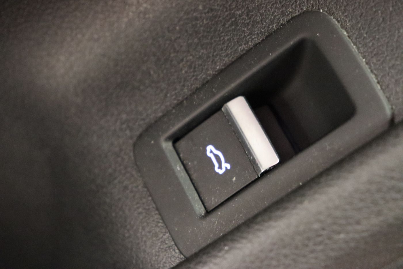 Fahrzeugabbildung Audi A4 40 TDI S tronic advanced ACC