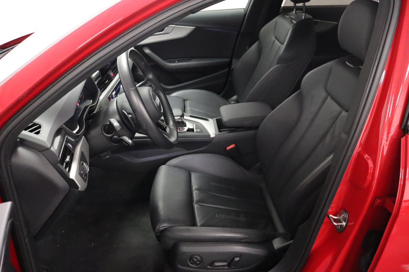 Fahrzeugabbildung Audi A4 40 TDI S tronic advanced ACC