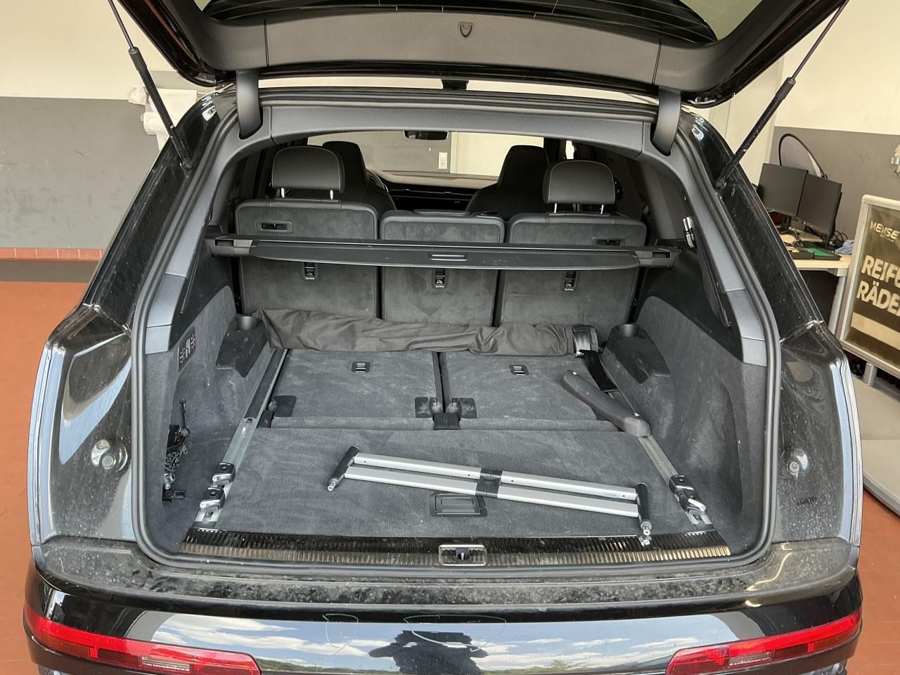 Fahrzeugabbildung Audi Q7 SQ7 Matrix|B&O|CarPlay|HUD|Luft