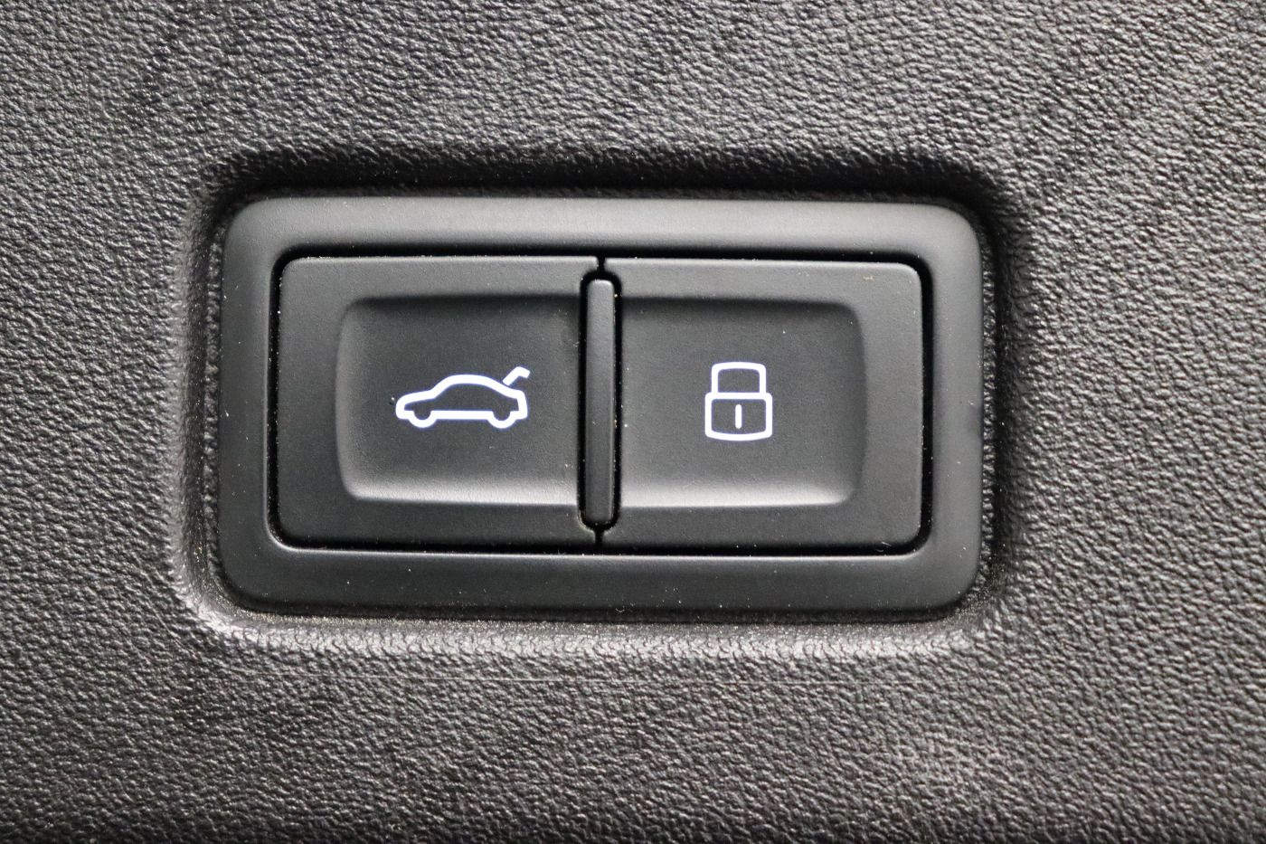 Fahrzeugabbildung Audi Q4 e-tron 40 CarPlay|HUD|Standhzg|ACC|LED|Navi