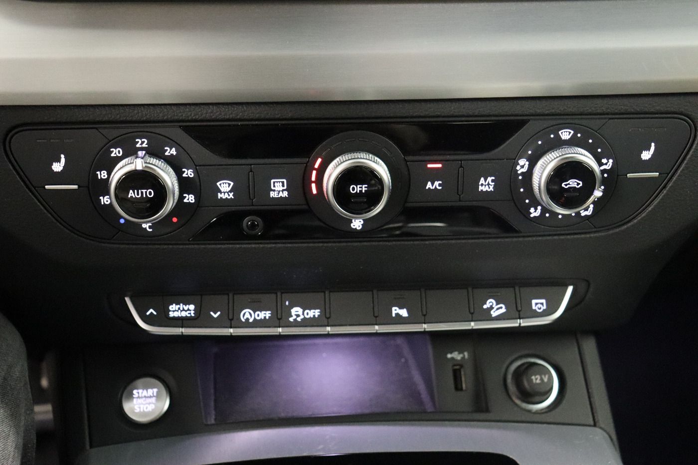 Fahrzeugabbildung Audi Q5 40 TDI quattro S tronic S line AHK|ACC|LED|LM