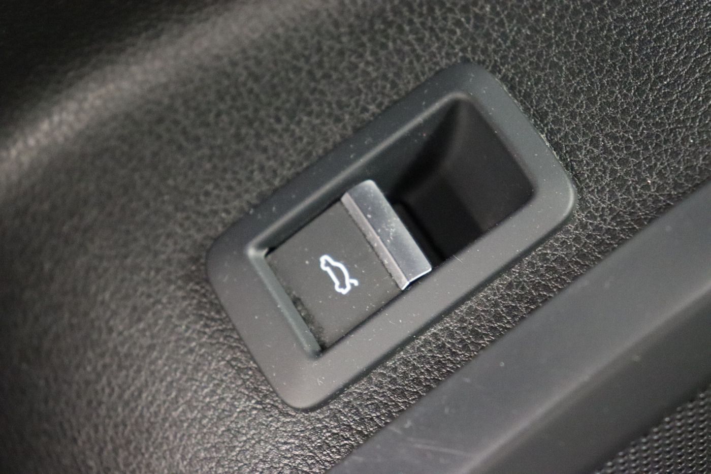 Fahrzeugabbildung Audi Q5 40 TDI quattro S tronic S line AHK|ACC|LED|LM